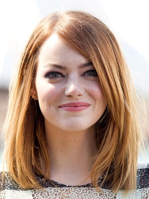 Graziös Emma Stone's Frisur Spitzefront Perücke